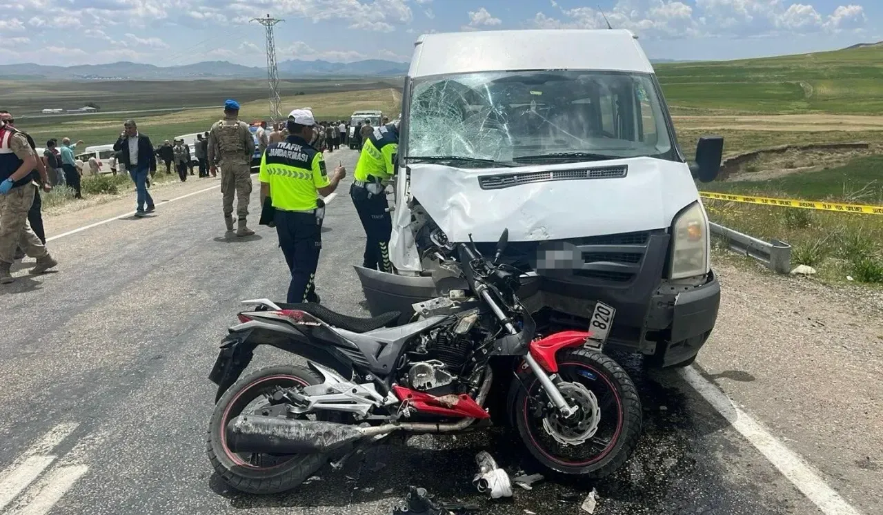 Özalp'ta kaza: 2 can kaybı yaşandı.