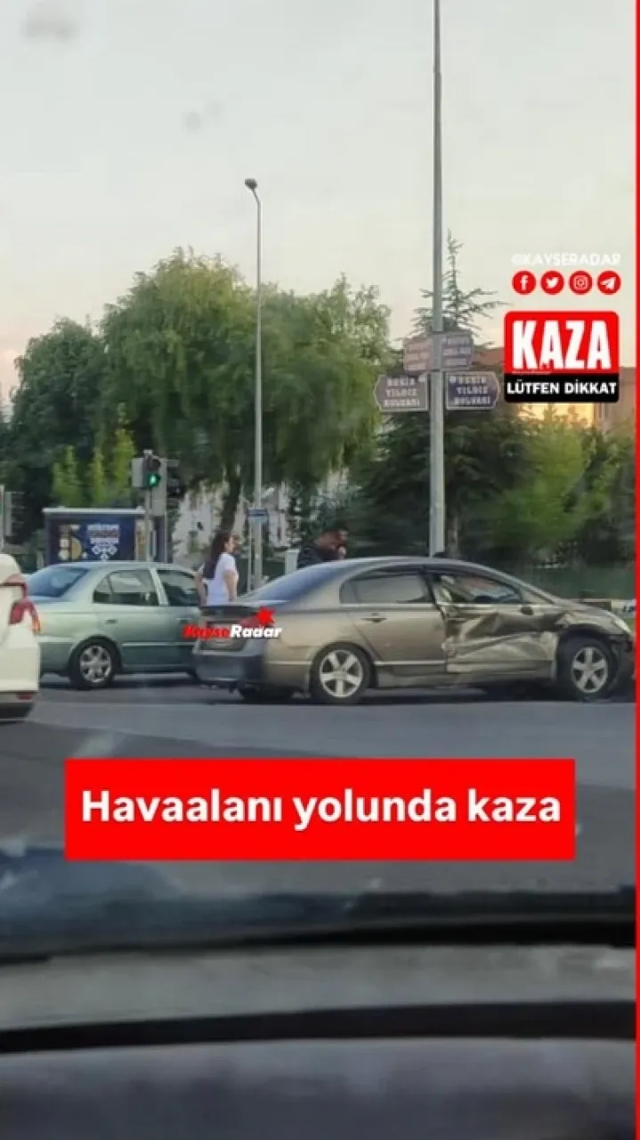 Havaalanı yolunda trafik kazası meydana geldi, yaralılar var deniyor.