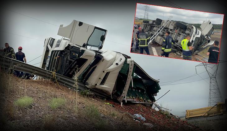 Kocaeli'de Karpuz Yüklü TIR'ın Devrilmesi Sonucu 1 Kişi Öldü, 3 Kişi Yaralandı.