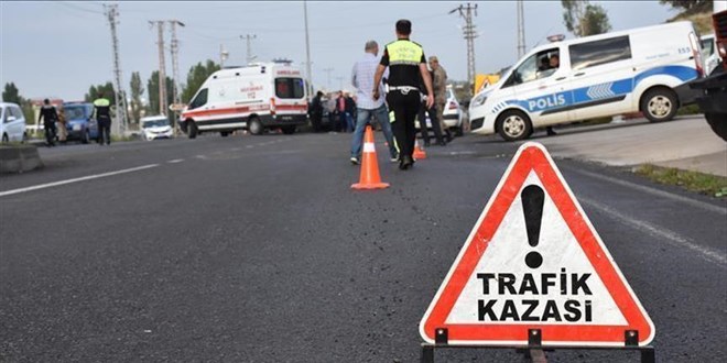 Adilcevaz, Bitlis'te Kaza: 2 Ölü, 1 Yaralı