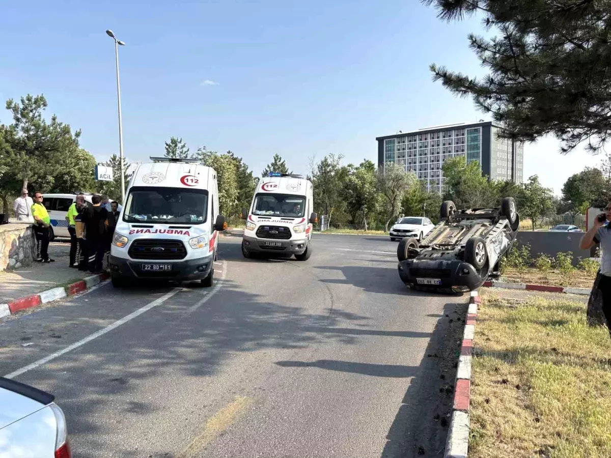 Edirne'de Trafik Kazasında İki Araç Çarpıştı, İki Kişi Yaralandı.