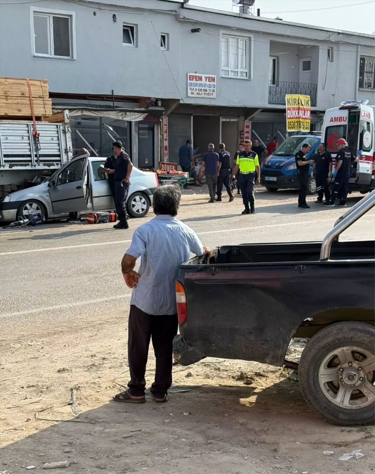 Kozan'da trafik kazasında bir kişi hayatını kaybetti, bir kişi yaralandı.