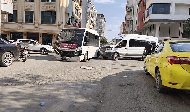 Maddi zararlı bir kaza Haydar Aliyev Parkı yakınında gerçekleşti.
