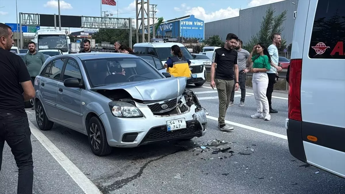 Gebze'de zincirleme kaza sonucu iki kişi yaralandı.