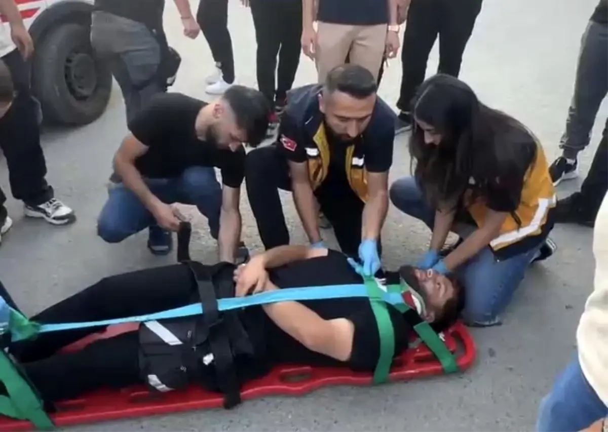 Hakkari'de Kaza: Motosiklet Sürücüsü Yaralandı