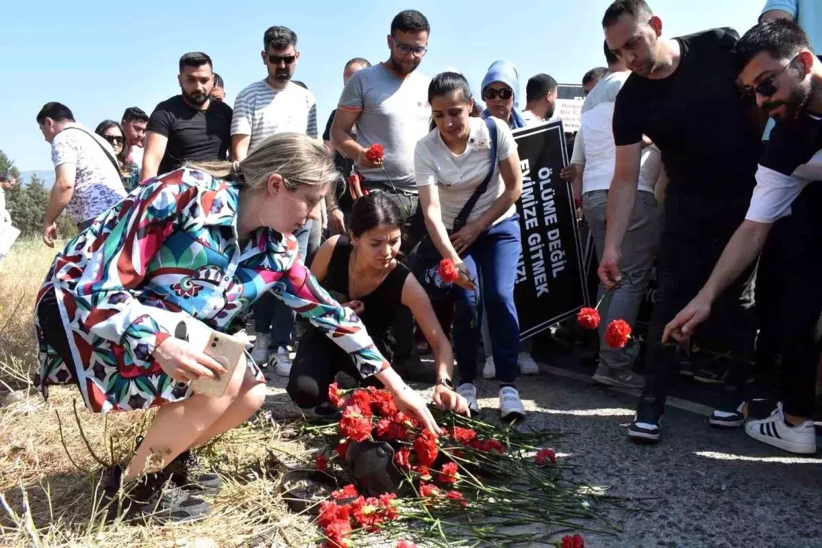 İzmir'de Kaza Ardından İşçiler Protesto Düzenledi