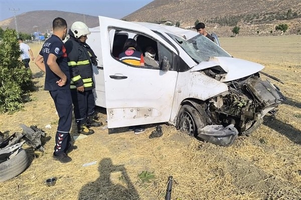 Kırıkhan’da meydana gelen kaza sonucu 2 kişi yaralandı.