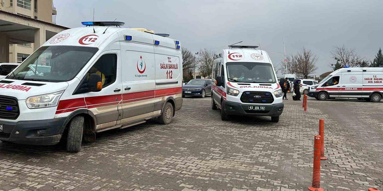 Siverek'te iki aracın karıştığı kazada 7 kişi yaralandı.