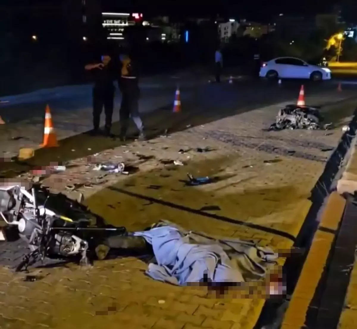 Alanya'da Motosiklet Kaza Sonucu 2 Genç Vefat Etti