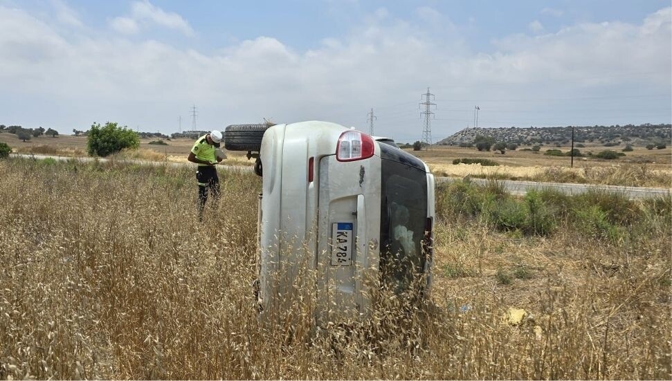 Pamuklu-Gazimağusa yolu kazası: Araç devrildi, yaralanan olmadı
