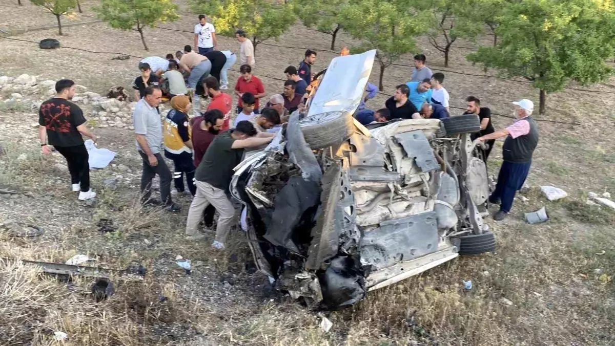 Aksaray'da Kaza: 8 Kişi Yaralandı