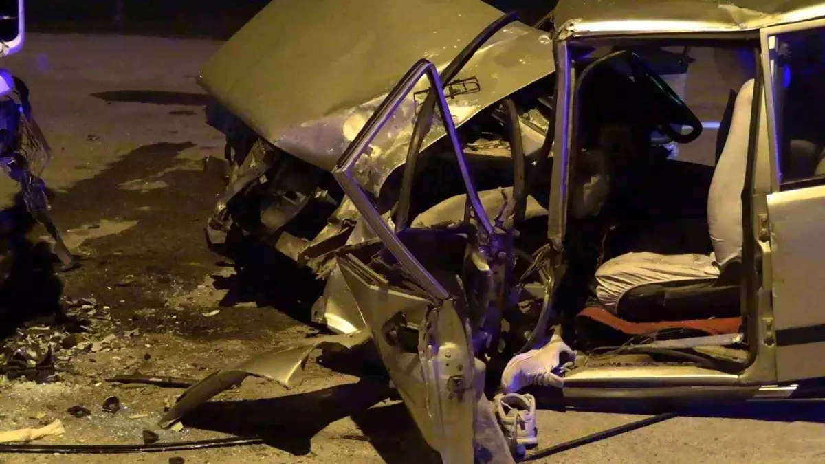 Kütahya'da Trafik Kazası: Tır ile Otomobil Çarpıştı, 1 Kişi Yaralandı