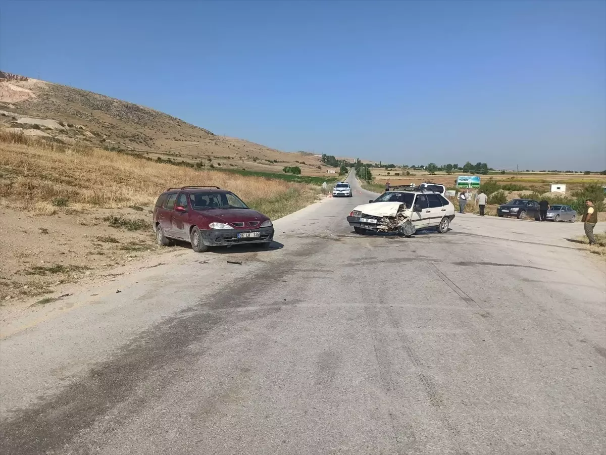 Suluova'da Kaza Sonucu 4 Kişi Yaralandı.