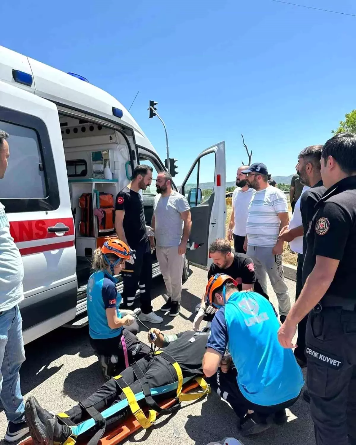 2 kişi Bingöl'de trafik kazasında yaralandı.