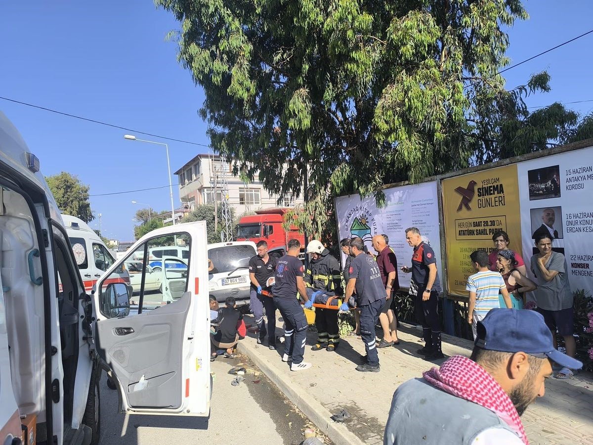 Samandağ’da trafik kazası sonucu 5 kişi yaralandı.