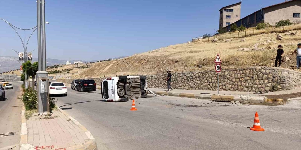 Şırnak'ta meydana gelen kaza sonucu 2 kişi yaralandı.