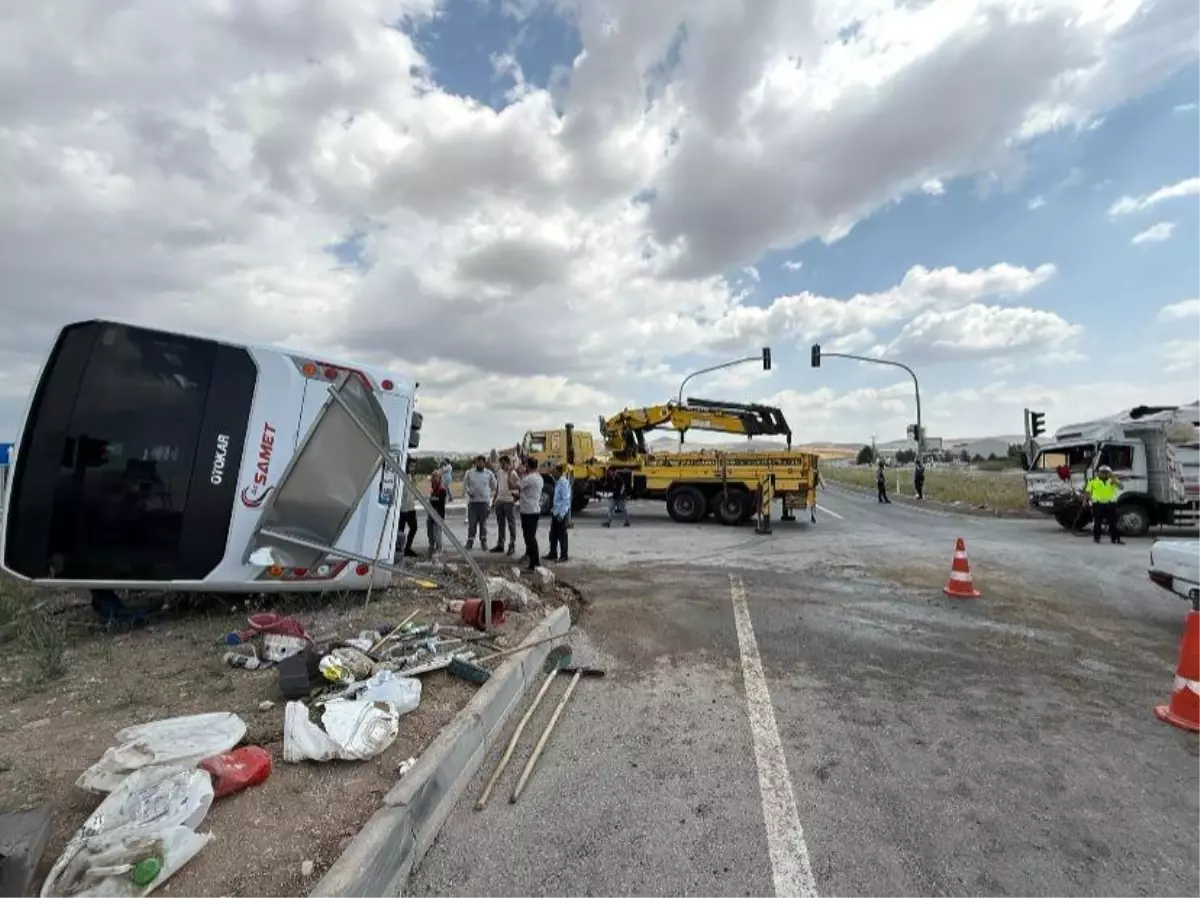 Ankara'da Kaza Sonucu 3 Kişi Yaralandı.
