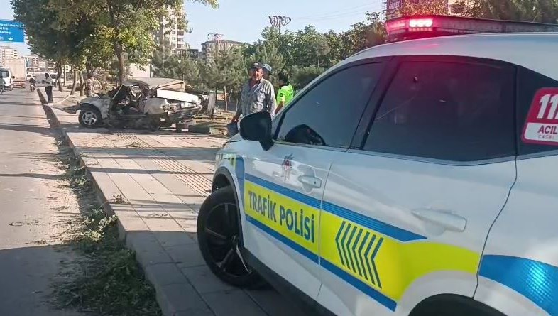 Gaziantep'te şiddetli bir kaza: 10 kişi yaralı.