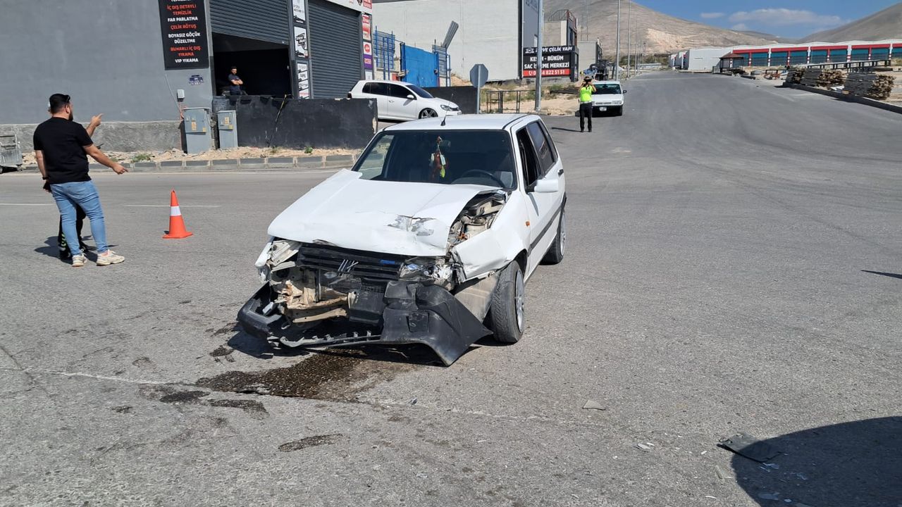 Ata Sanayi Bölgesinde Kaza: 1 Kişi Yaralandı