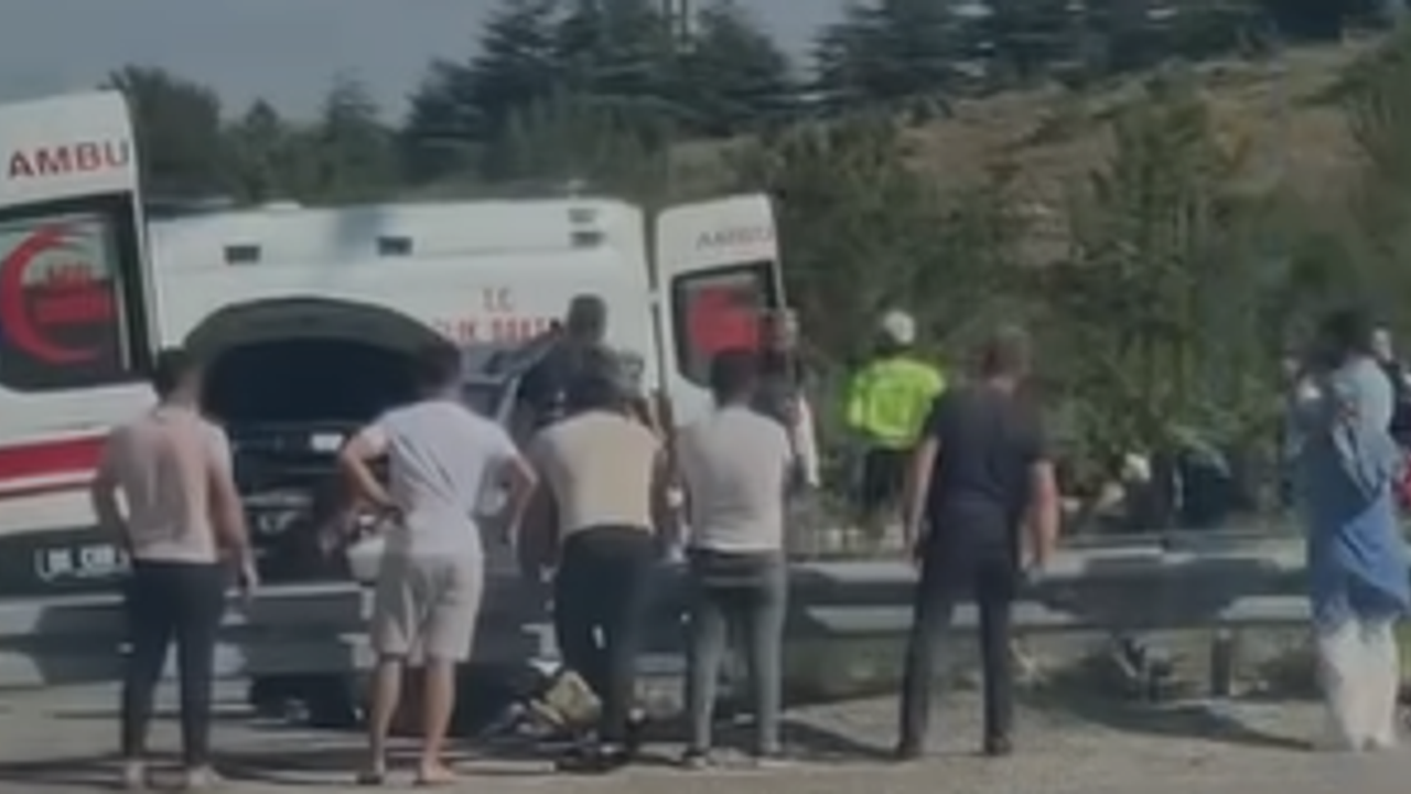 Niğde-Ankara Yolunda kaza: Yaralılar bulunuyor.