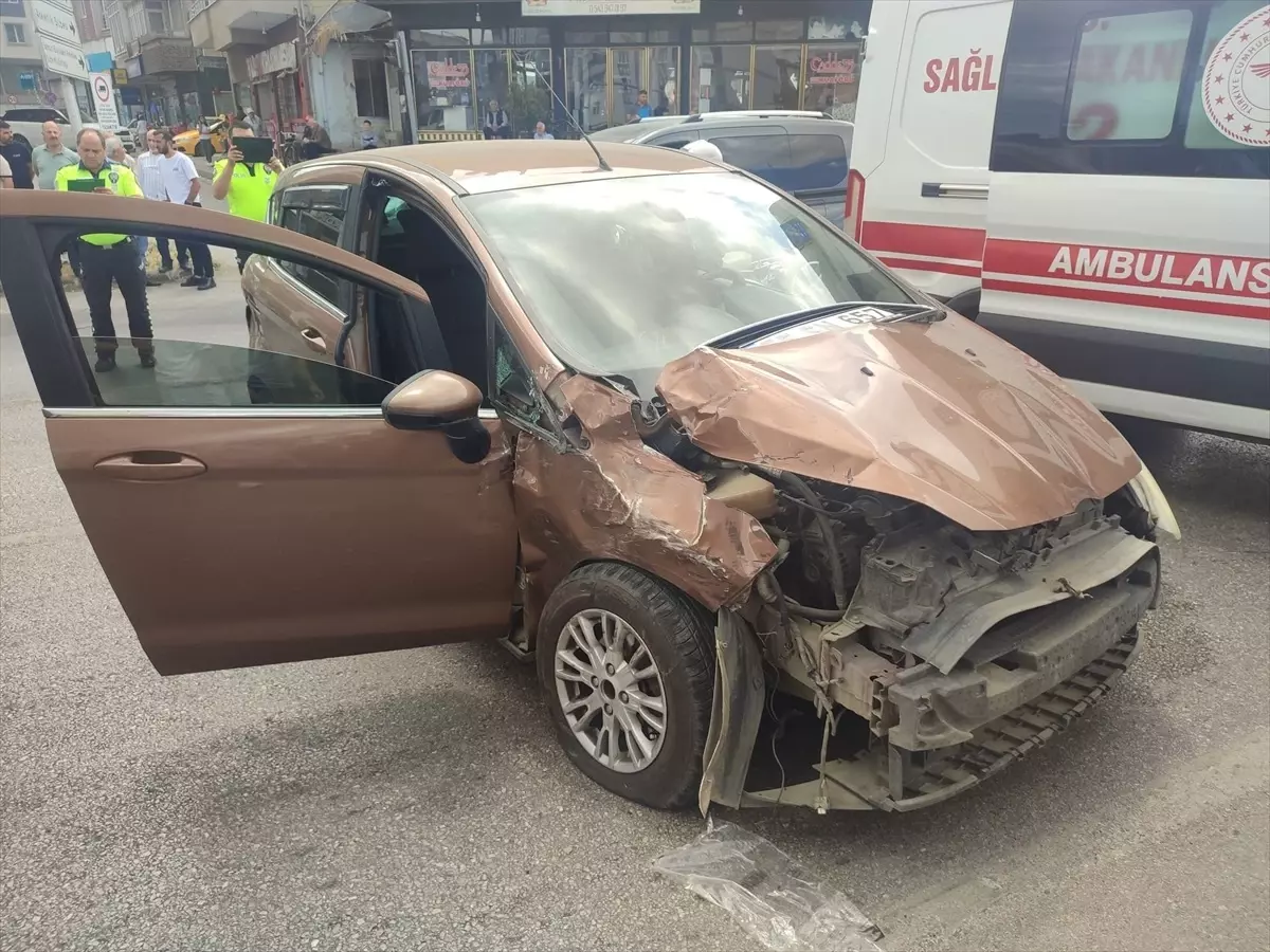 Samsun'da Trafik Olayı: 3 Kişi Yaralandı