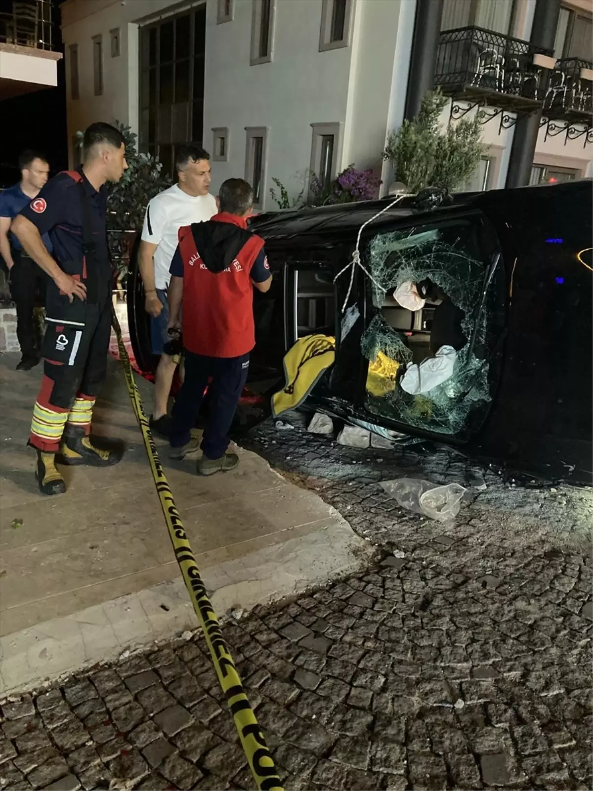 Ayvalık'ta Kaza: 1 Kişi Hayatını Kaybetti, 1 Kişi Yaralandı