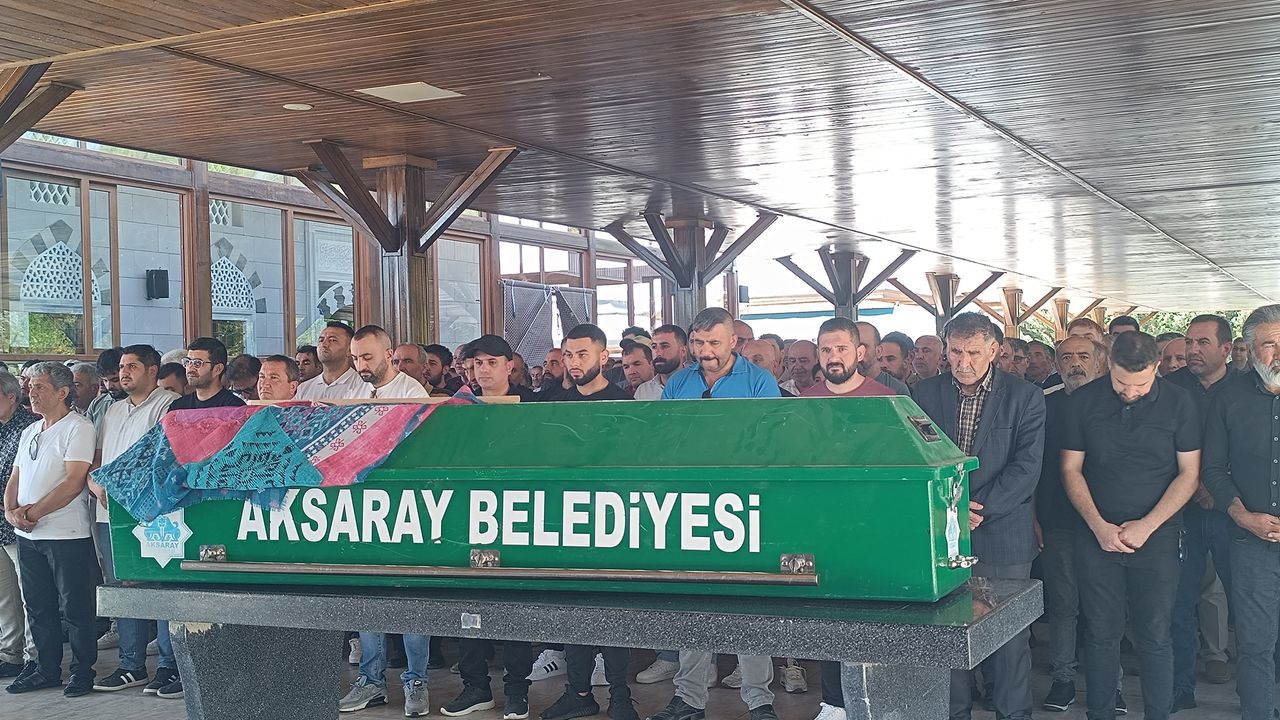 YKS'ye giderken kaza sonucu hayatını kaybeden kadın defnedildi.