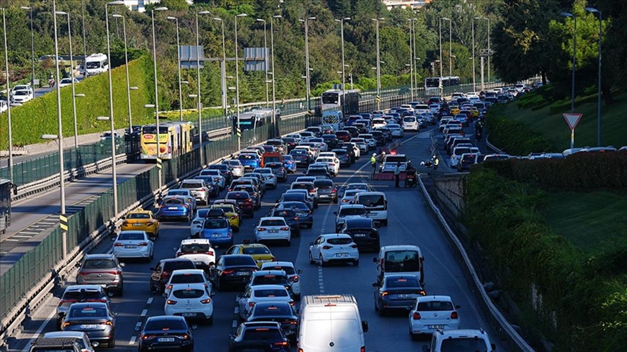 Ankara Konya yolu trafiğe kapanma sebebi nedir? Kaza mı oldu, neden yoğunluk var?