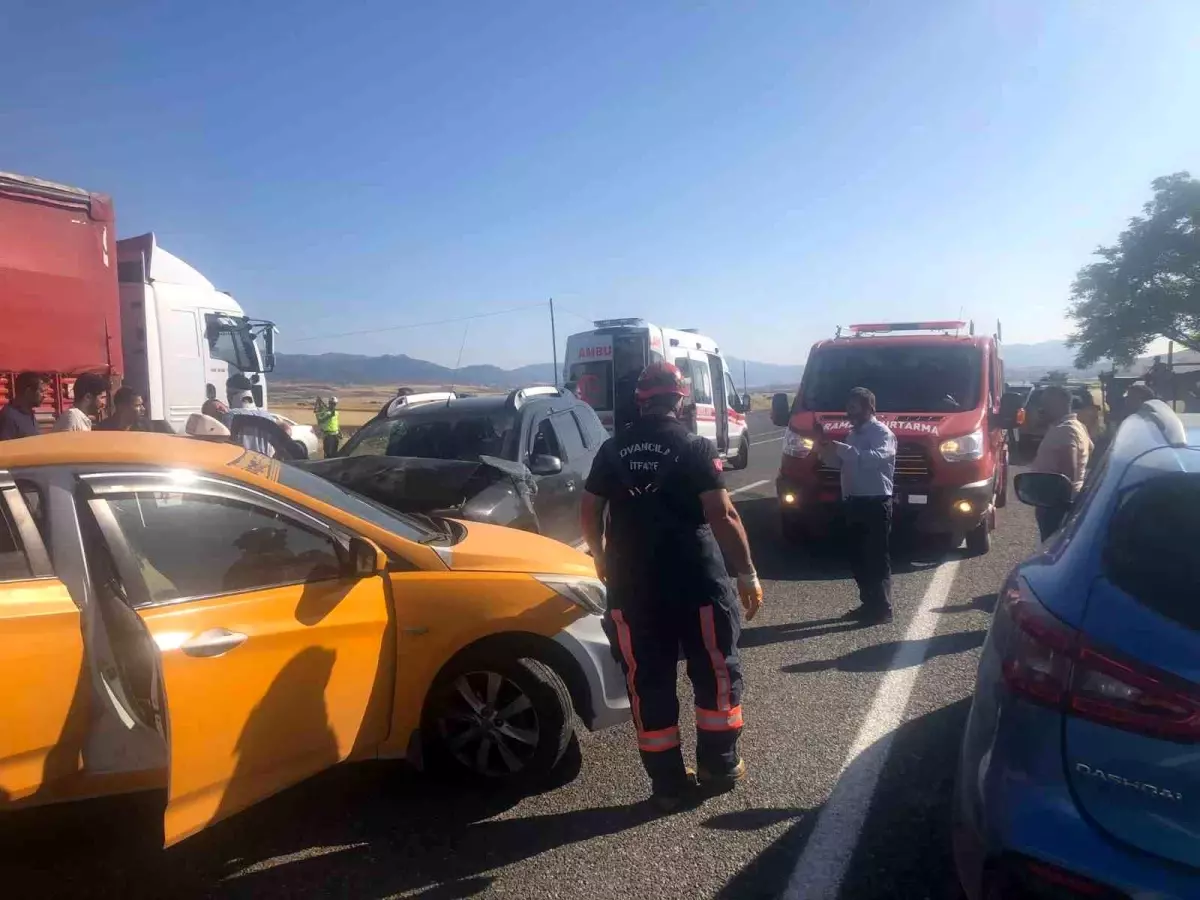 Elazığ'da Trafik Kazası Sonucu 2 Kişi Yaralı