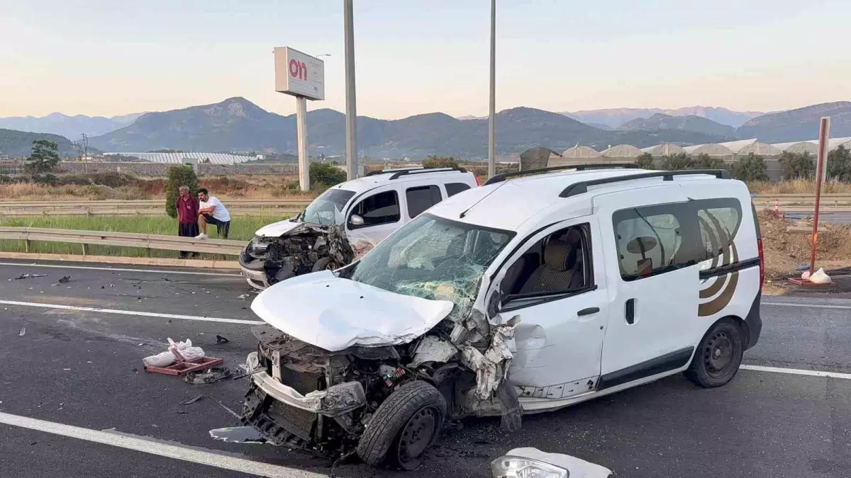 Gazipaşa'da trafik kazasında 4 kişi yaralandı.