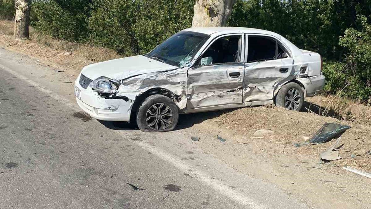 Kırıkhan'da meydana gelen trafik kazasında 4 kişi yaralandı.