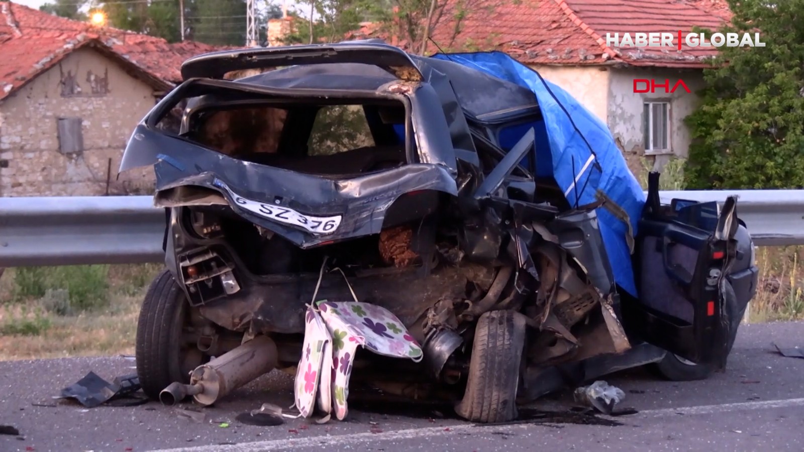 Kütahya'da trajik kaza: 1 kişi hayatını kaybetti, 3 kişi yaralandı.