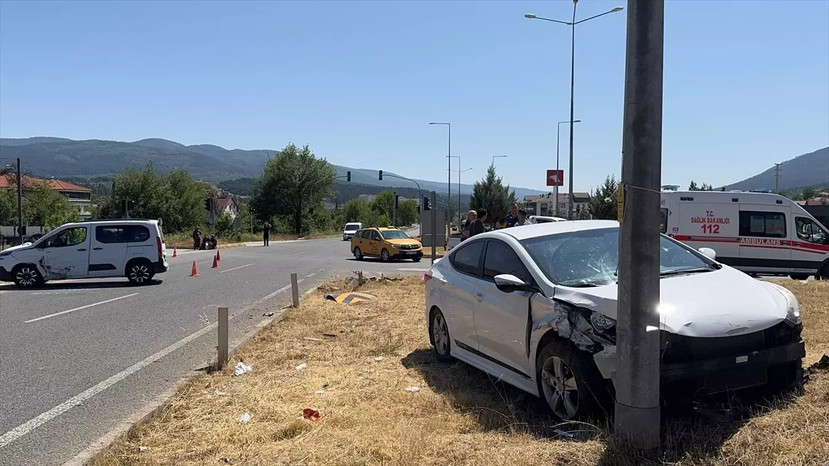 Mengen'de trafik kazasında 6 kişi yaralandı.