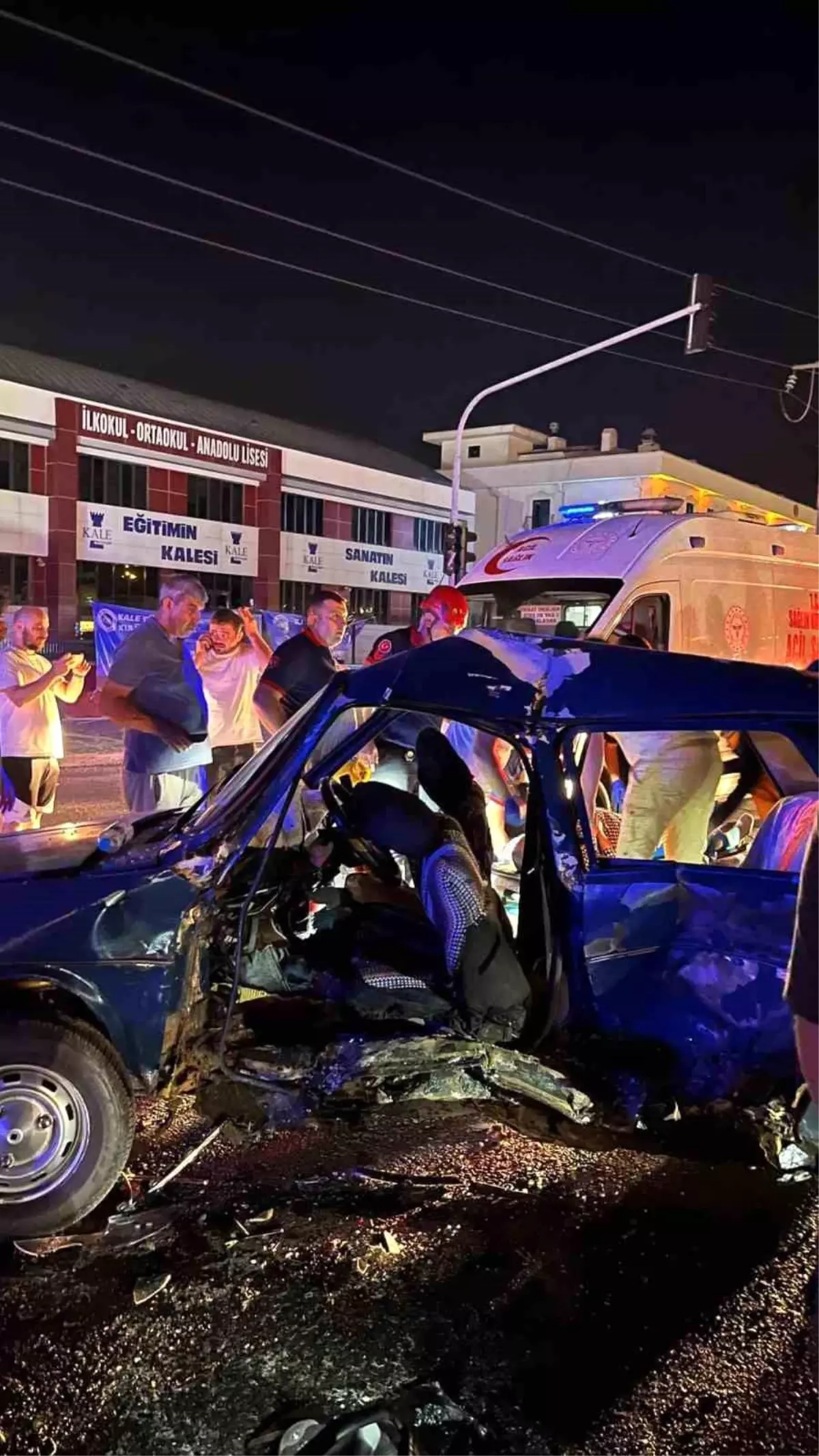 Sakarya'da kaza sonucu 5 kişi yaralandı.