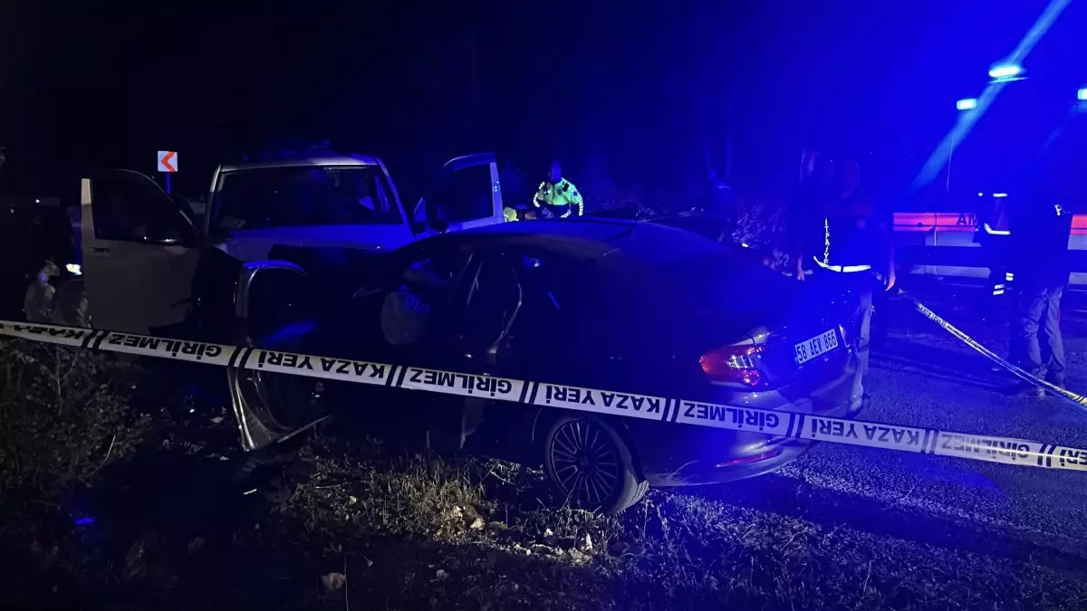Sivas'ta Kaza Sonucu 1 Kişi Hayatını Kaybetti, 8 Kişi Yaralandı.