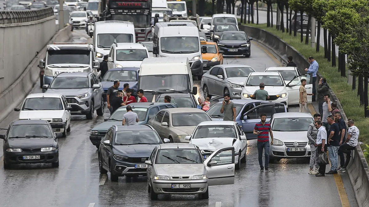 Türkiye'deki en tehlikeli yollar belirtildi! Bu rotalar neredeyse kaza riski taşıyor...