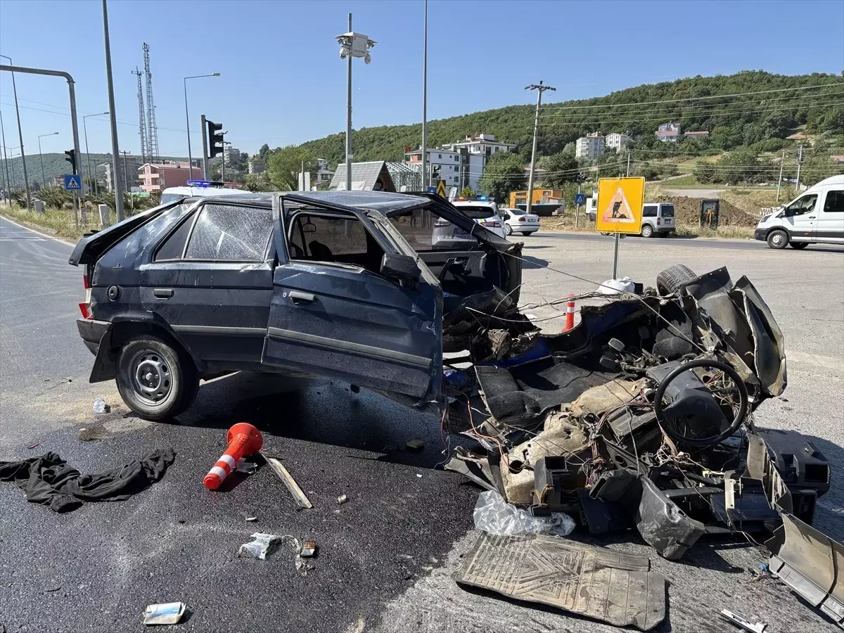 Atakum'da Kaza: 4 Kişi Yaralandı