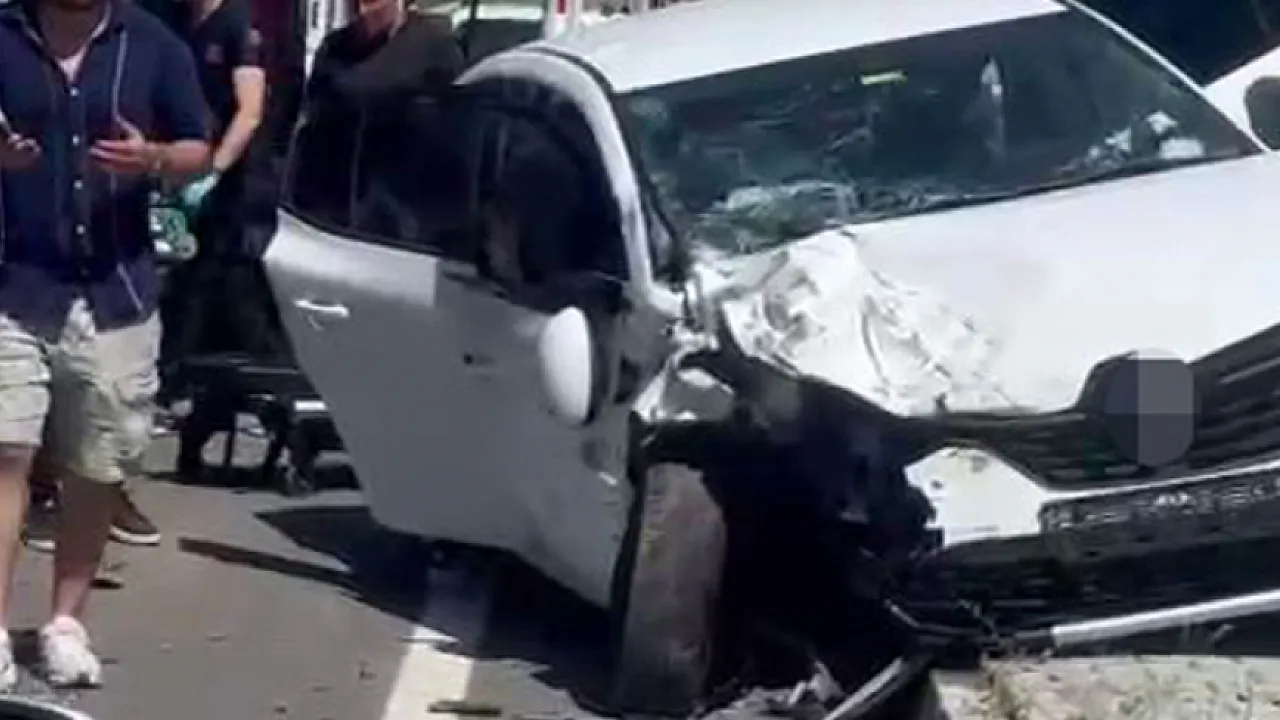 Karakoçan, Elazığ'da Kaza: 3 Kişi Yaralı