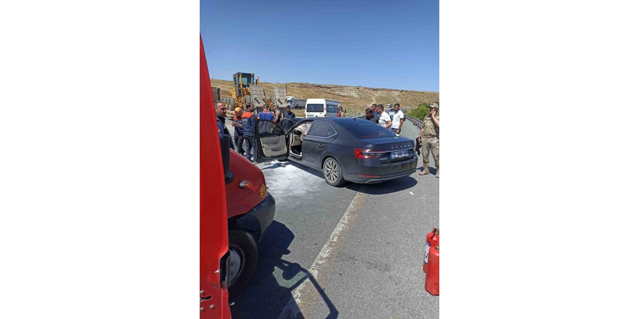 Bitlis ilinde vali yardımcısı trafik kazası yaptı.