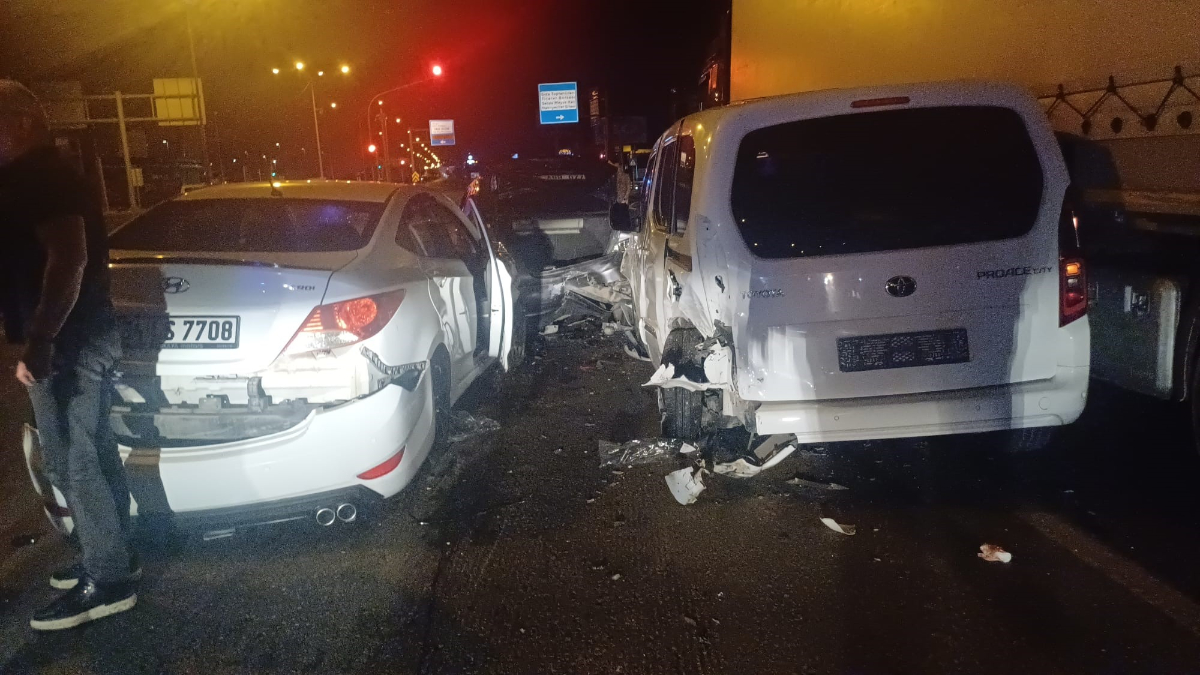 Çorum'da 5 araç karıştığı zincirleme kaza