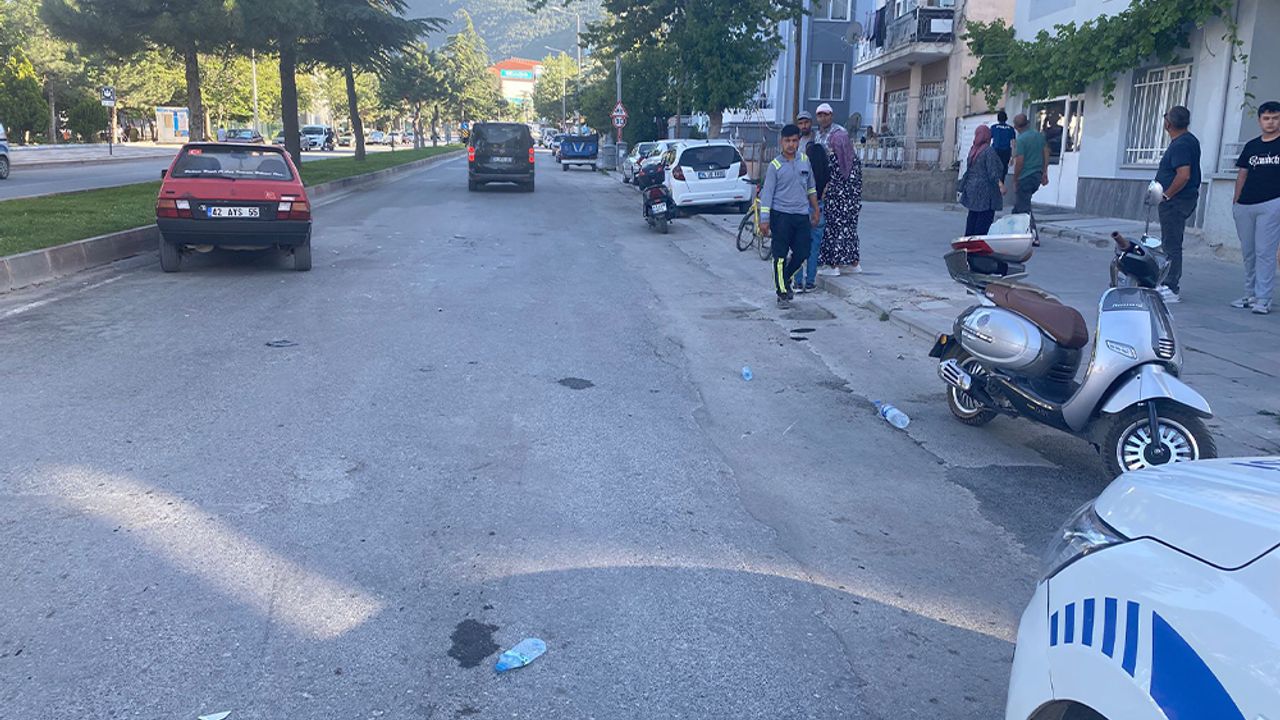 Cumhuriyet Bulvarı'nda Kaza: 2 Kişi Yaralandı