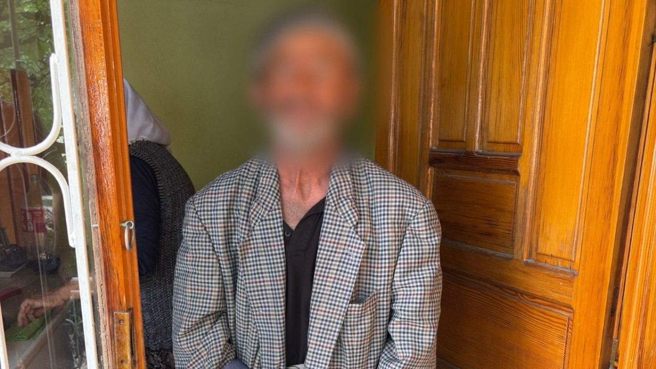 Kaza sonucu kaybettiği kardeşini 30 yıl sonra buldu.