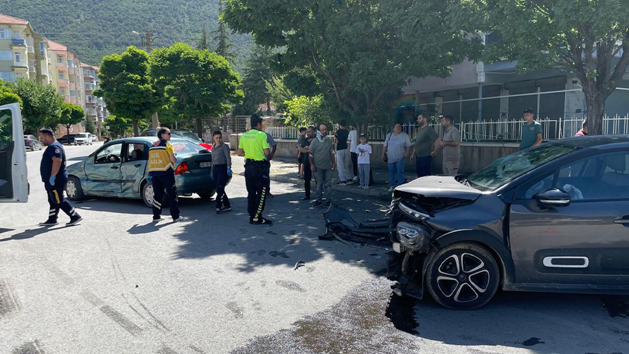 Kileci'de kaza: 2 kişi yaralandı.