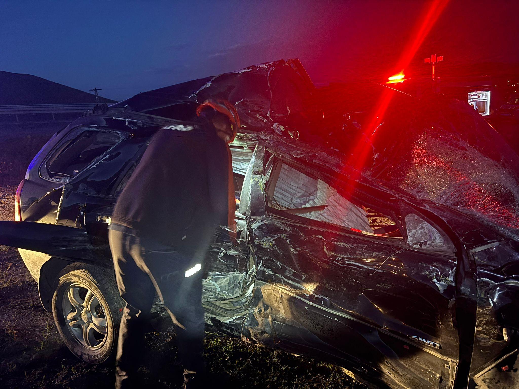 Ardahan'da korkunç kaza: Tır ve araç çarpıştı, 2 kişi hayatını kaybetti, 2 kişi ise yaralandı.