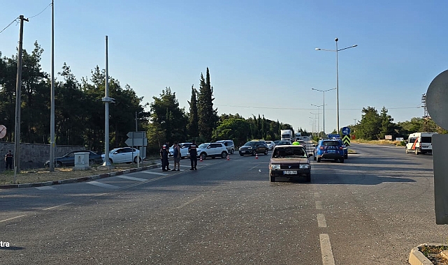 Kaza Güzelyalı Kavşağında: Işıkta Bekleyen Araç Yayaya Çarptı!