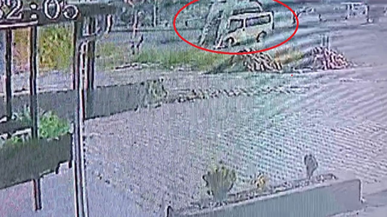 Minibüs Kazasında 18 Yaşındaki Sürücü Hayatını Kaybetti.