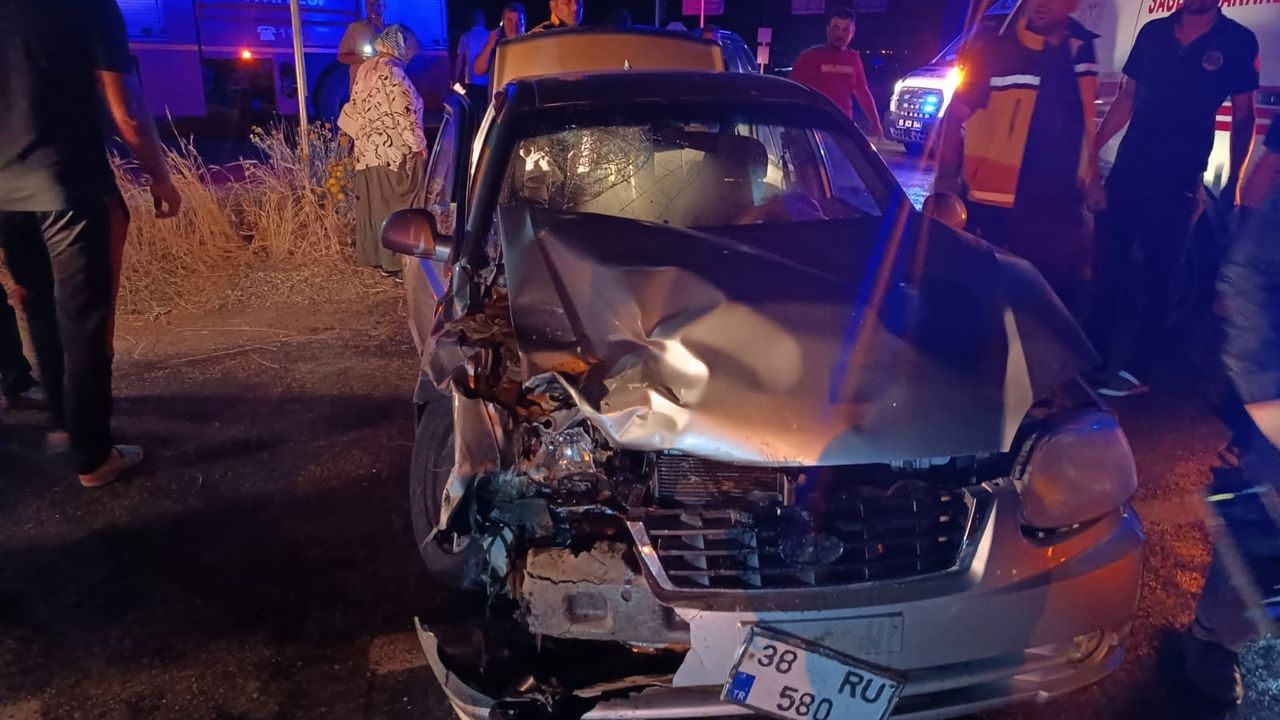 Van ilinde trafik kazasında 9 kişi yaralandı.