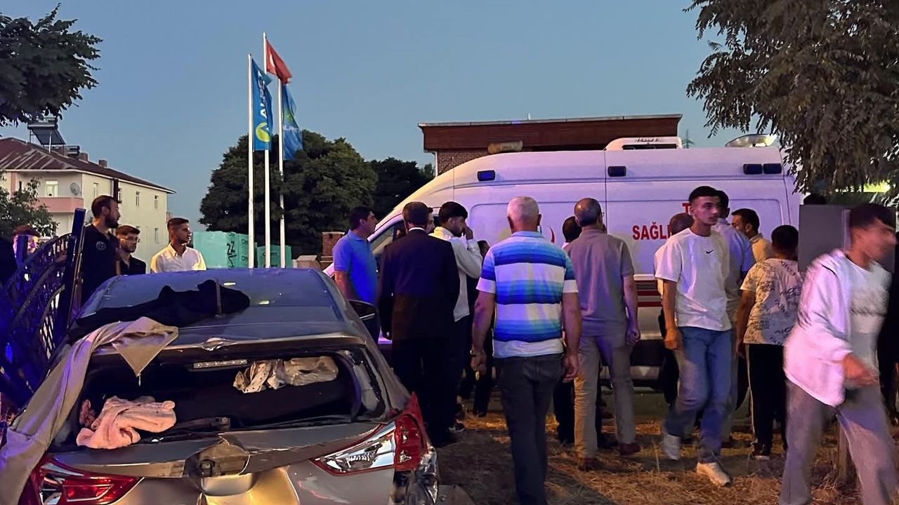 Zincirleme kaza sonucu 5 kişi yaralandı.
