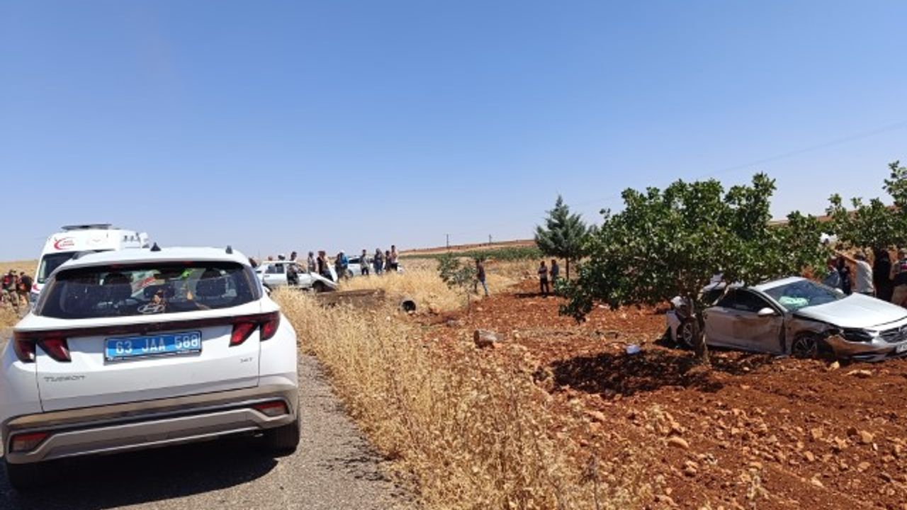Birecik'te Trafik Kazasında 10 Kişi Yaralandı, 3'ünün Durumu Kritik