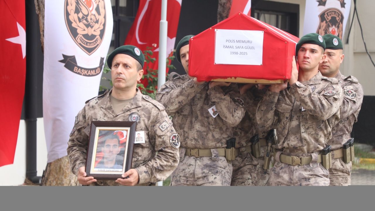Çankırı'da trafik kazasında yaşamını yitiren 2 özel harekat öğrencisi için tören düzenlendi.